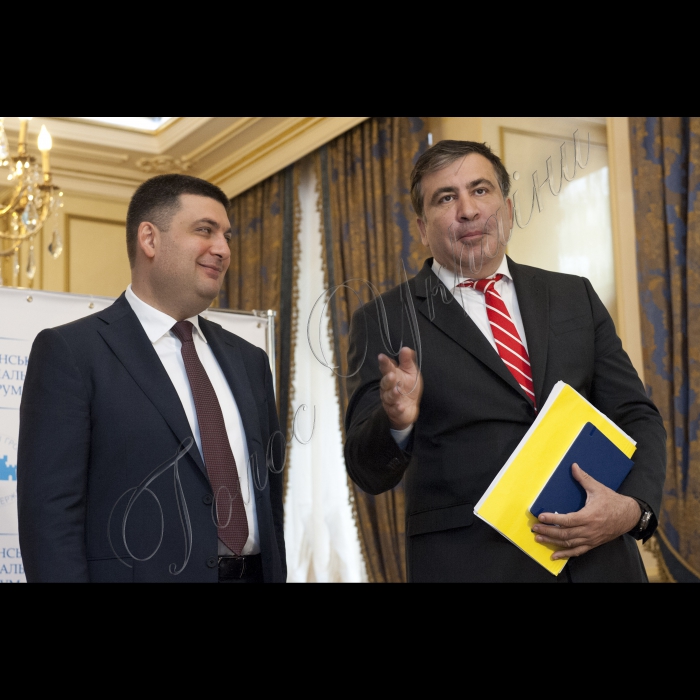 22 червня 2015
Робоча поїздка Голови ВР України Володимира Гройсмана у Одесу.
Спільни підхід до преси Голови ВР України Володимира Гройсмана і Голови Одеської облдержадміністрації Міхеіла Саакашвілі
