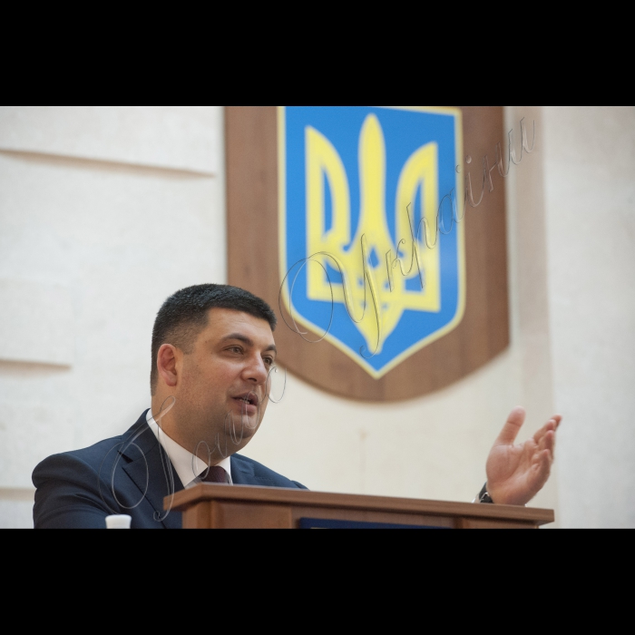 Робоча поїздка Голови ВР України Володимира Гройсмана у Одесу.
Зустріч з представниками органів місцевого самоврядування у приміщенні обласної ради.