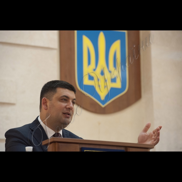Робоча поїздка Голови ВР України Володимира Гройсмана у Одесу.
Зустріч з представниками органів місцевого самоврядування у приміщенні обласної ради.