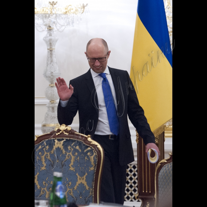Голова ВР України Володимир Гройсман взяв участь у засіданні Національної ради реформ під головуванням Президента України Петра Порошенка. Арсеній Яценюк