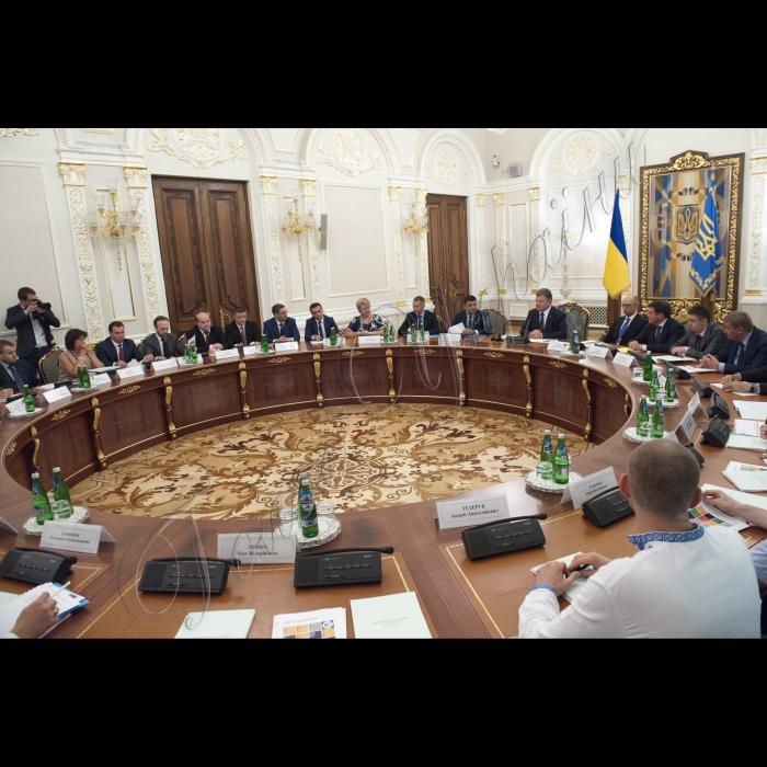 Голова ВР України Володимир Гройсман взяв участь у засіданні Національної ради реформ під головуванням Президента України Петра Порошенка