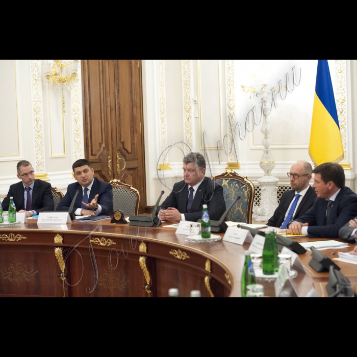 Голова ВР України Володимир Гройсман взяв участь у засіданні Національної ради реформ під головуванням Президента України Петра Порошенка
Володимир Гройсман, Петро Порошенко, Арсеній Яценюк, Генадій Зубко