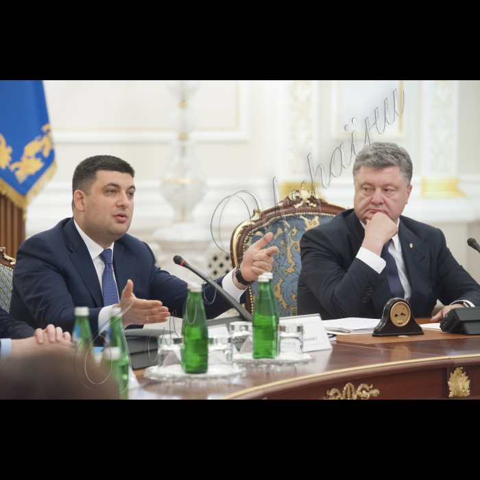 Голова ВР України Володимир Гройсман взяв участь у засіданні Національної ради реформ під головуванням Президента України Петра Порошенка
Володимир Гройсман, Петро Порошенко