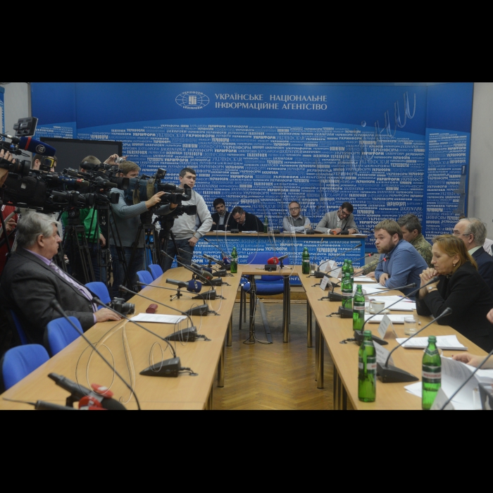 19 грудня 2014. Круглий стіл на тему: 