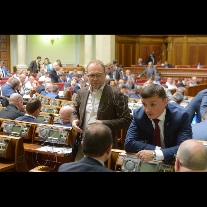 30 червня 2015 р.

Пленарне засідання ВР.
Сергій Власенко, Михайло Головко позф.