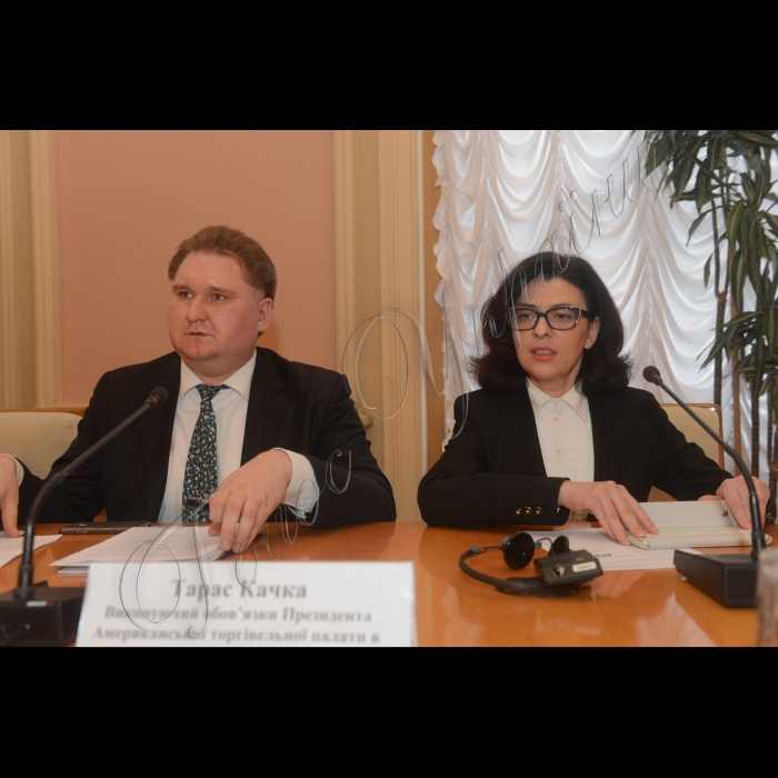 12 грудня 2014. Засідання круглого столу за участю заступника Голови Верховної Ради України О. Сироїд на тему: «Законотворчий процес: прозорість як запорука ефективності парламентської діяльності та якості законів». Пріоритетні питання для обговорення: процедурний аспект законотворчості; політична культура законотворчості; пріоритети в порядку денному Верховної Ради; якісна та зрозуміла система законодавства.

Заступник Голови Верховної Ради України Оксана Сироїд, в.о Президента Американської торгівельної палати в Україні Тарас Качка