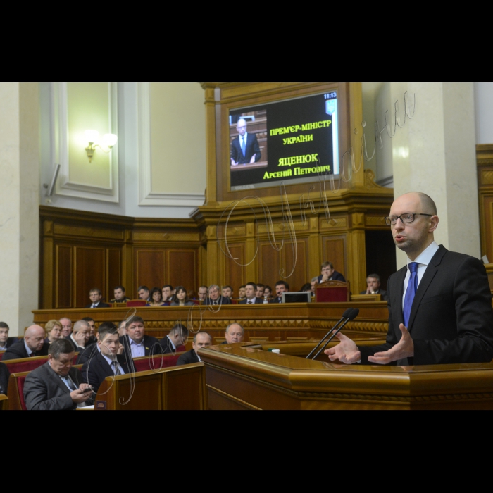 11 грудня 2014. Пленарне засідання ВР. Виступає прем’єр-міністр Арсеній Яценюк