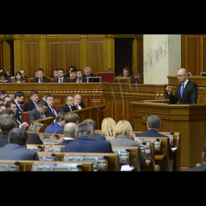 11 грудня 2014. Пленарне засідання ВР. Виступає прем’єр-міністр Арсеній Яценюк