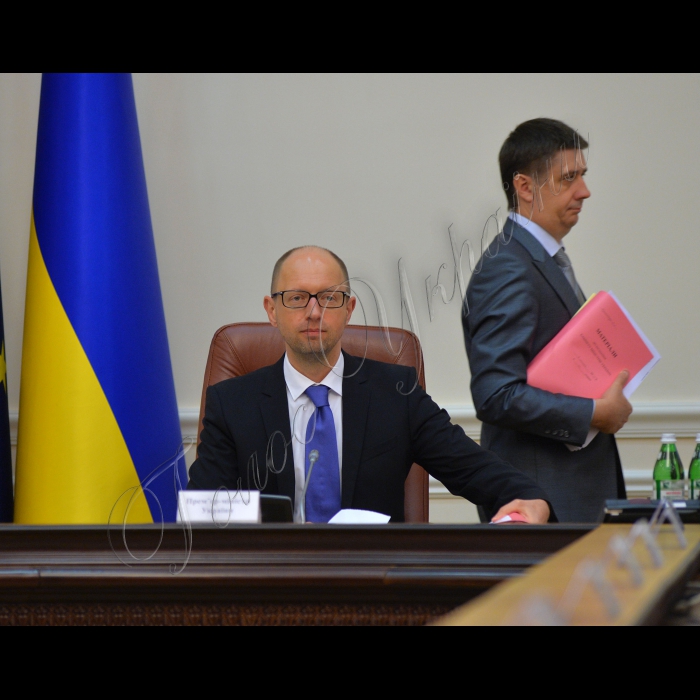 Під головуванням прем’єр-міністра України Арсенія Яценюка відбулось засідання Кабміну-Уряду
прем’єр-міністр України Арсеній Яценюк, Віце-прем'єр-міністр - Міністр культури України В'ячеслав КИРИЛЕНКО
