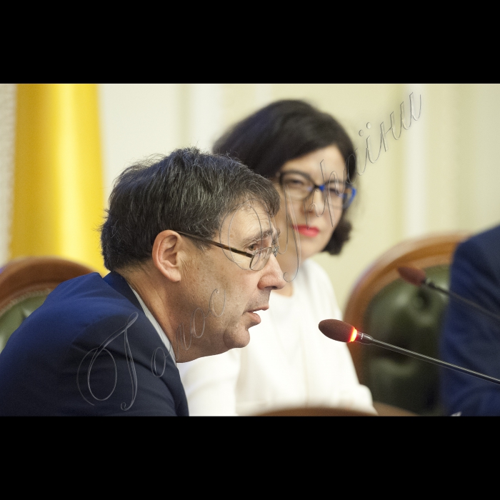 Заступник Голови ВР України Оксана Сироїд взяла участь у презентації звіту Атлантичної Ради (США) під назвою «Ховаються на видноті: війна Путіна в Україні»
(зліва направо) Посол, Директор Центру Євразія Атлантичної Ради Джон Хербст, заступник Голови ВР України Оксана Сироїд;