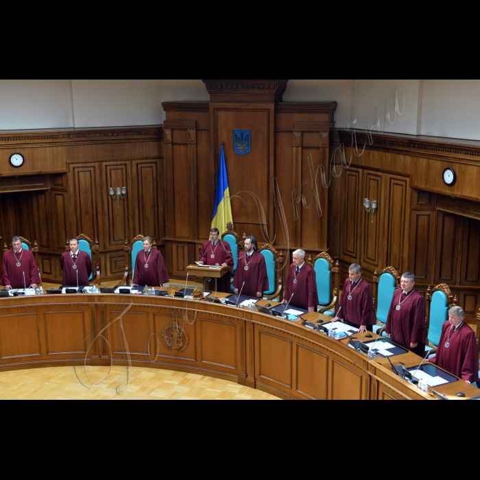 Конституційний Суд України офіційно оприлюднив прийнятий 30 липня висновок у справі за зверненням Верховної Ради України щодо відповідності законопроекту про внесення змін до Конституції України щодо децентралізації влади вимогам статей 157 і 158 Конституції України.