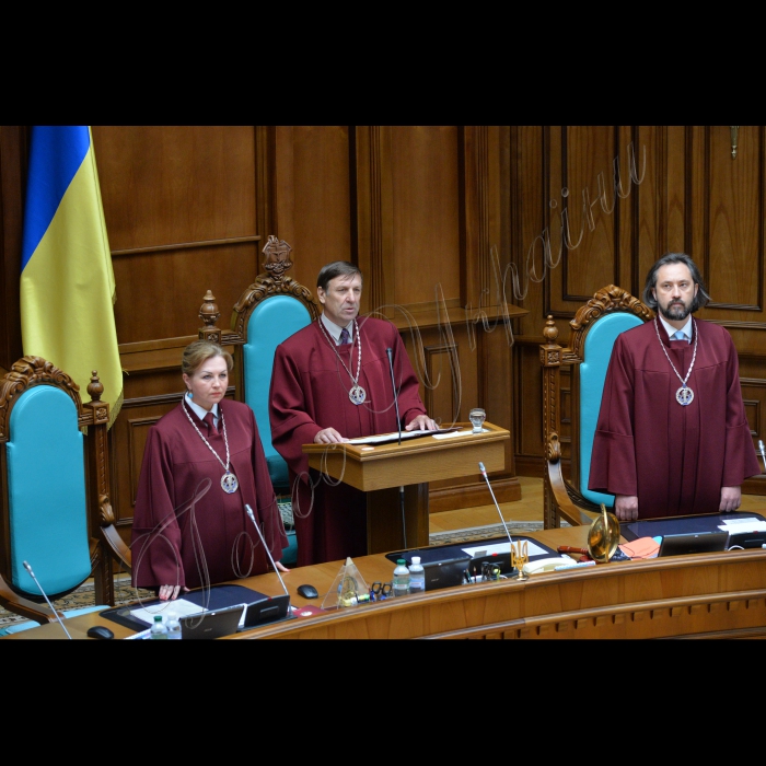 Конституційний Суд України офіційно оприлюднив прийнятий 30 липня висновок у справі за зверненням Верховної Ради України щодо відповідності законопроекту про внесення змін до Конституції України щодо децентралізації влади вимогам статей 157 і 158 Конституції України.