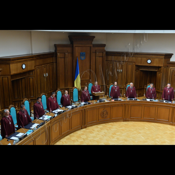 Конституційний Суд України офіційно оприлюднив прийнятий 30 липня висновок у справі за зверненням Верховної Ради України щодо відповідності законопроекту про внесення змін до Конституції України щодо децентралізації влади вимогам статей 157 і 158 Конституції України.