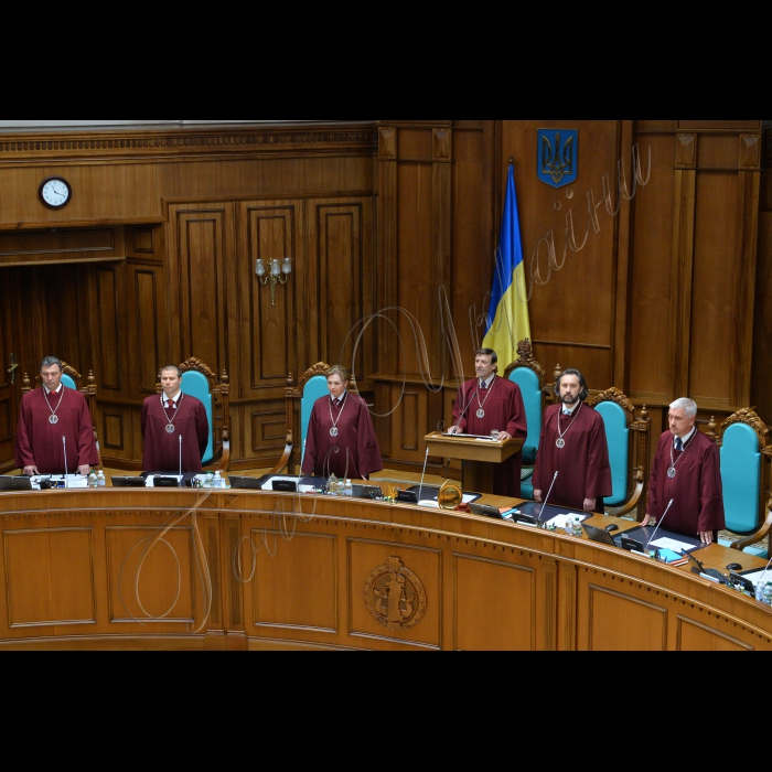 Конституційний Суд України офіційно оприлюднив прийнятий 30 липня висновок у справі за зверненням Верховної Ради України щодо відповідності законопроекту про внесення змін до Конституції України щодо децентралізації влади вимогам статей 157 і 158 Конституції України.