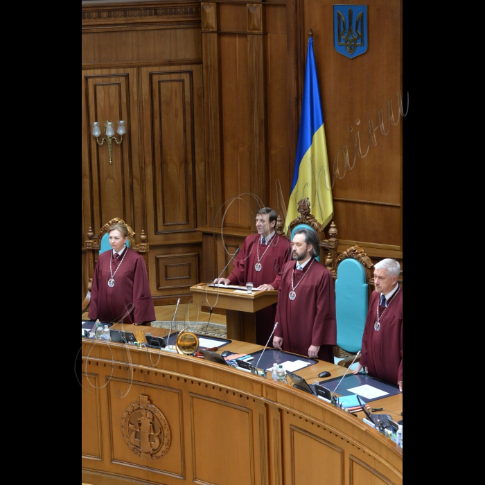 Конституційний Суд України офіційно оприлюднив прийнятий 30 липня висновок у справі за зверненням Верховної Ради України щодо відповідності законопроекту про внесення змін до Конституції України щодо децентралізації влади вимогам статей 157 і 158 Конституції України.
