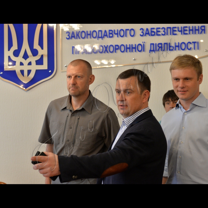 Відбулось  чергове засідання Тимчасової слідчої комісії Верховної Ради України з питань розслідування обставин конфлікту  в Закарпатській області (вул. Садова, 3а, зала засідань №727). До участі у засіданні ТСК запрошені народні депутатипредставники Генеральної прокуратури України, Міністерства Внутрішніх справ України, СБУ, Державної фіскальної служби України, Державної прикордонної служби України.
народні депутати Андрій Тетерук, Валерій Пацкан, Валерій Лунченко