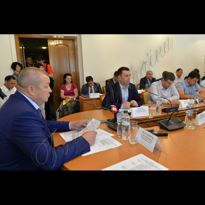 Відбулось  чергове засідання Тимчасової слідчої комісії Верховної Ради України з питань розслідування обставин конфлікту  в Закарпатській області (вул. Садова, 3а, зала засідань №727). До участі у засіданні ТСК запрошені народні депутатипредставники Генеральної прокуратури України, Міністерства Внутрішніх справ України, СБУ, Державної фіскальної служби України, Державної прикордонної служби України.
голова ТСК Микола Паламарчук, Валерій Пацкан