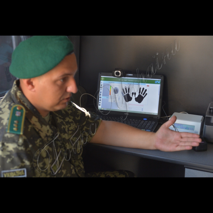 В Головному центрі зв’язку, автоматизації та захисту інформації Державної прикордонної служби України зібрались офіцери зв’язку з усіх прикордонних підрозділів. Військовослужбовці навчалися досконало використовувати новітнє та унікальне обладнання, яке надходить в підрозділи, в тому числі й на сході України. Було продемонстровані сучасні технічні засоби, серед яких інформаційно-телекомунікаційні апаратні «СКІТА» на базі «БТР-70», «Кугуара», «Фольксвагена «Амарок», «Ленд Ровера», а також програмно-технічний комплекс автоматизованого контролю «Гарт – 1П» на базі автомобіля «Фіат Дукато»