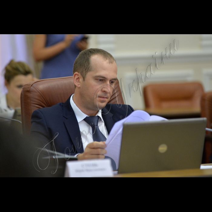 Під головуванням прем’єр-міністра України Арсенія Яценюка відбулось засідання Уряду 
міністр аграрної політики і продовольства України Олексій Павленко