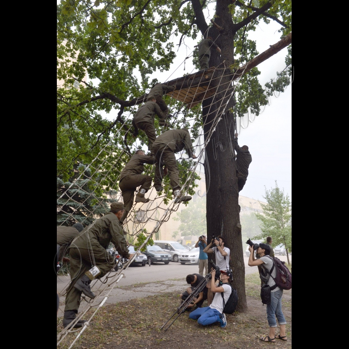 В Києві,  на тренувальній базі АТЕК біля метро Святошин за ініціативи Цивільного Корпусу Азову, Всеукраїнського альянсу бійців та волонтерів та об'єднання 