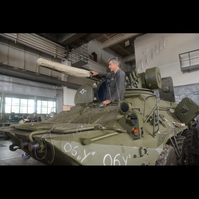 Секретар РНБОУ Олександр Турчинов відвідав «Київський бронетанковий завод», де пройшло випробування техніки та озброєння (ДП «Київський бронетанковий завод»