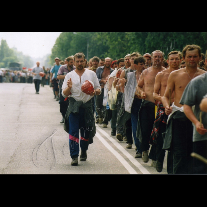 09.06.1998.
Піший похід шахтарів на Київ.