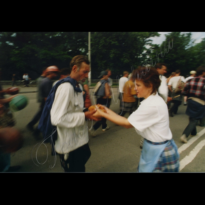09.06.1998.
Піший похід шахтарів на Київ.