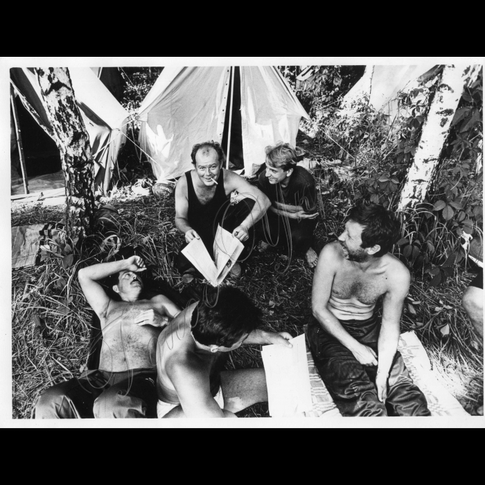 10.06.1998.
Шахтарі під Київом.