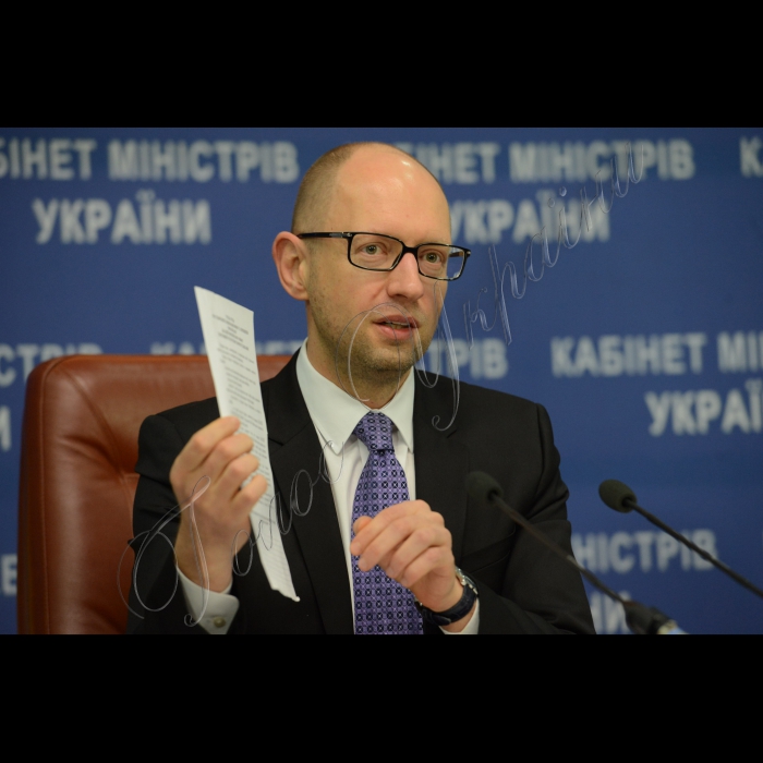 29 жовтня 2014. Брифінг Прем’єр-міністра України Арсенія Яценюка.