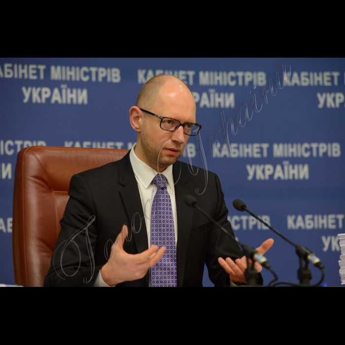 29 жовтня 2014. Брифінг Прем’єр-міністра України Арсенія Яценюка.