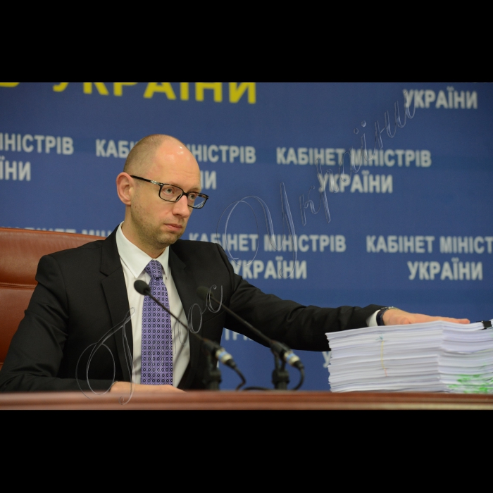 29 жовтня 2014. Брифінг Прем’єр-міністра України Арсенія Яценюка.
