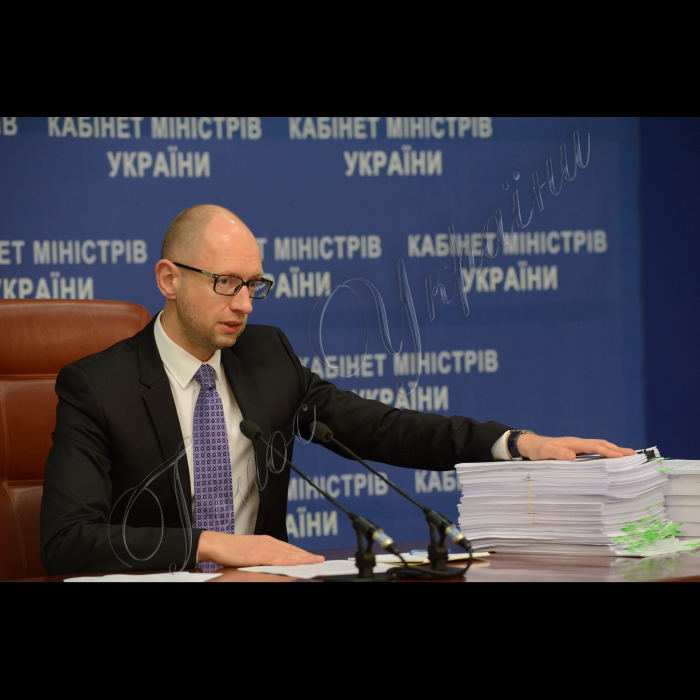 29 жовтня 2014. Брифінг Прем’єр-міністра України Арсенія Яценюка.