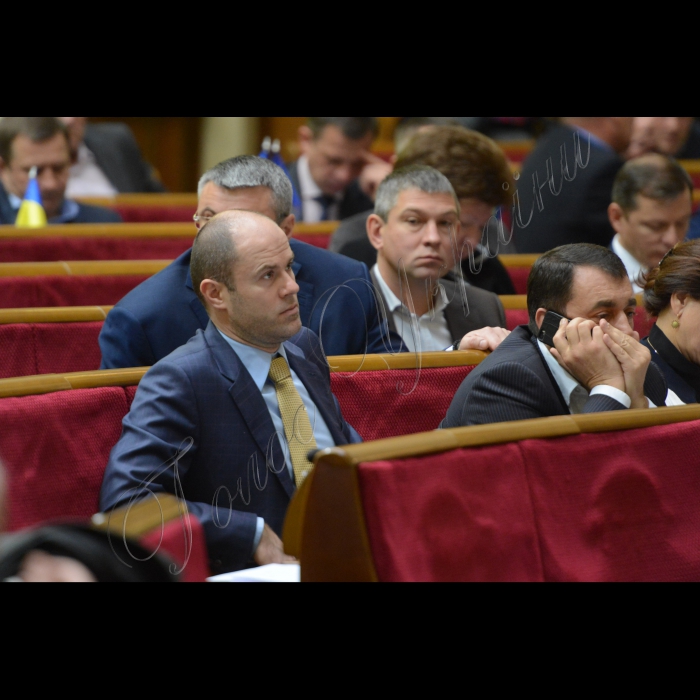 20 жовтня 2014. Позачергове Пленарне засідання Верховної Ради
Прийнято закон про внесення змін до деяких законодавчих актів України (щодо деяких питань спадкування) за реєстр. №5141. Та про затвердження Загальнодержавної цільової соціальної програми протидії ВІЛ-інфекції /СНІДу на 2014-2018 роки (реєстр. №4384а).
Олег Шаблатович 
