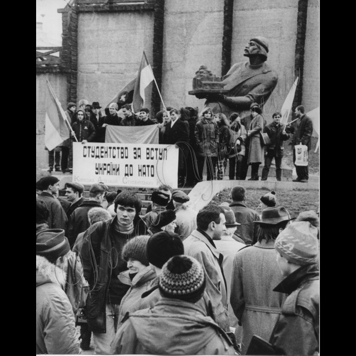 12.03.1999.Мітинг біля пам'ятника Ярославу Мудрому
