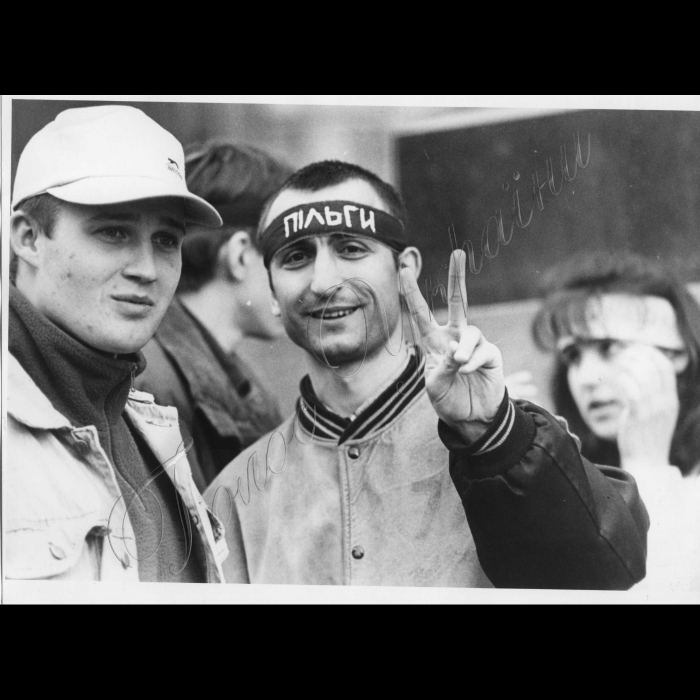 06.04.1999.
Київ. 
Мітинг студентів з вимогами повного відновлення пільг на проїзд у транспорті.
