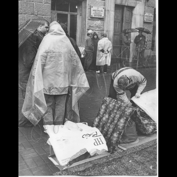 14.05.1999.
Пікетування шахтарів Луганська та Горлівки біля Міністерства вугільної промисловості.