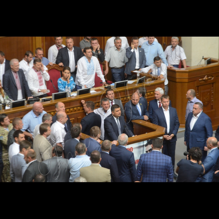 Засідання ВР щодо змін до змін до Конституції.