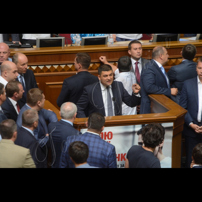 Засідання ВР щодо змін до змін до Конституції.