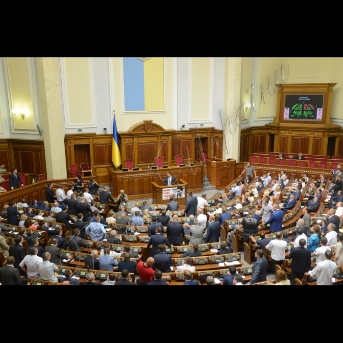 Засідання ВР щодо змін до змін до Конституції.