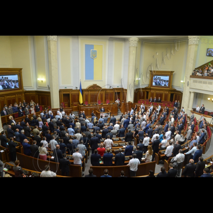 Засідання ВР щодо змін до змін до Конституції.