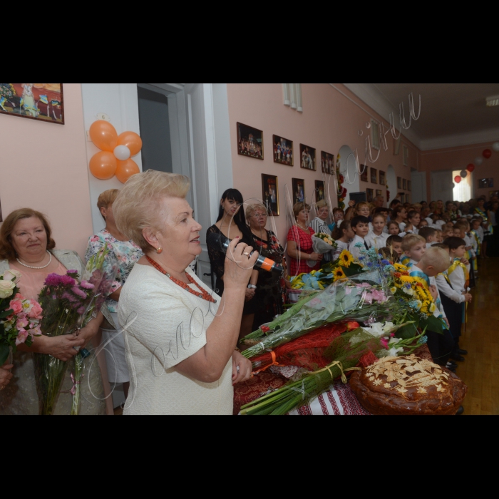 1 вересня 2015
Свято першого дзвоника у столичній гімназії 56 (Печерський район).
Директор гімназії Діна Петренко