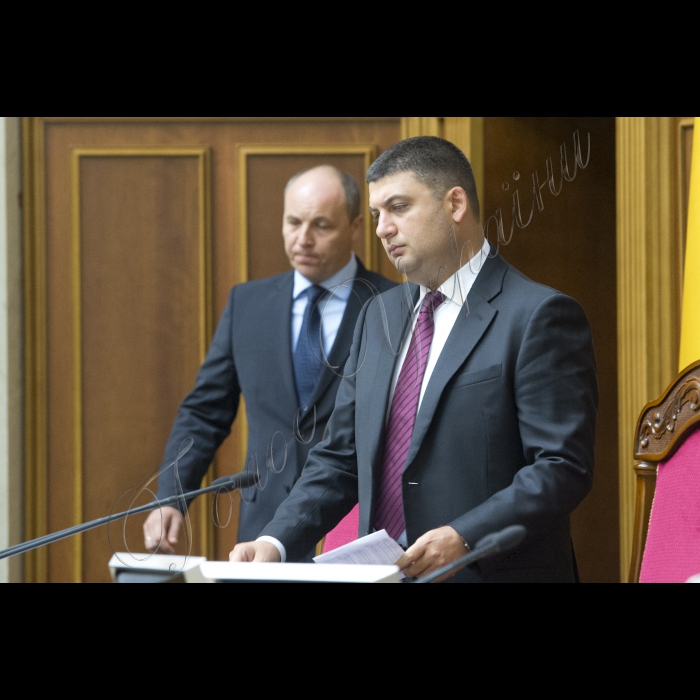 1 вересня 2015
Відкриття 3-ї сесії Верховної ради України III скликання у присутності представників Кабінету міністрів, посадовців і представників інших гілок влади. Присутні хвилиною мовчання вшанували пам’ять правоохоронців, які загинули внаслідок сутичок під Верховною Радою України 31 серпня 2015. 
