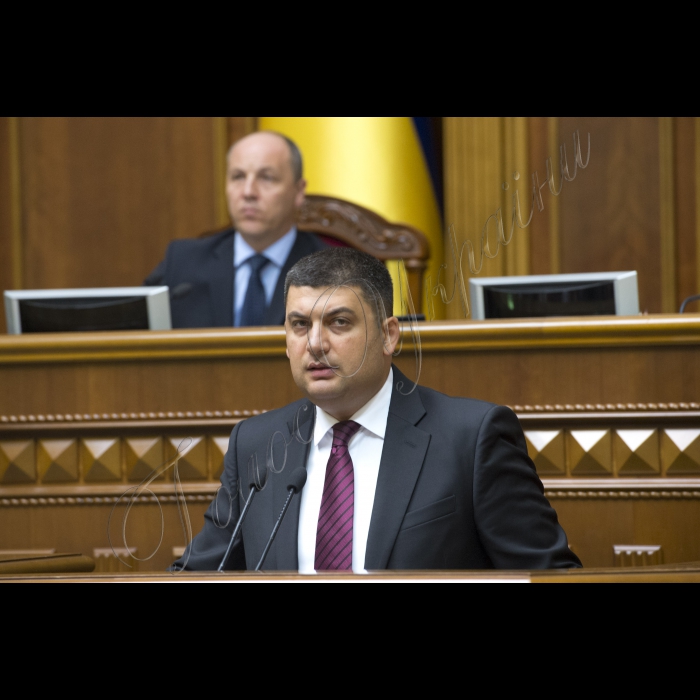 1 вересня 2015
Відкриття 3-ї сесії Верховної ради України III скликання у присутності представників Кабінету міністрів, посадовців і представників інших гілок влади. Присутні хвилиною мовчання вшанували пам’ять правоохоронців, які загинули внаслідок сутичок під Верховною Радою України 31 серпня 2015. 
