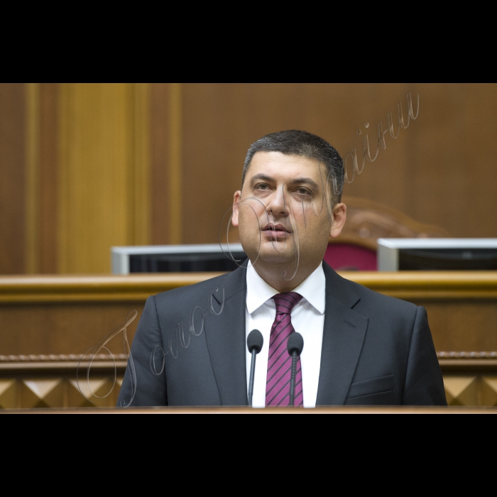 1 вересня 2015
Відкриття 3-ї сесії Верховної ради України III скликання у присутності представників Кабінету міністрів, посадовців і представників інших гілок влади. Присутні хвилиною мовчання вшанували пам’ять правоохоронців, які загинули внаслідок сутичок під Верховною Радою України 31 серпня 2015. 
