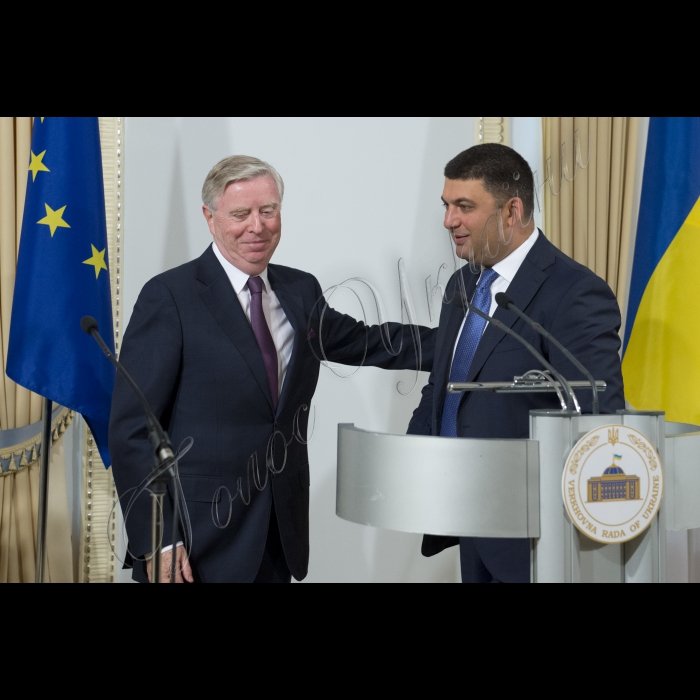 08 вересня 2015
Голова ВР України Володимир Гройсман, Президент України Петро Порошенко взяли участь у розширеному засіданні Кабінету міністрів України.
