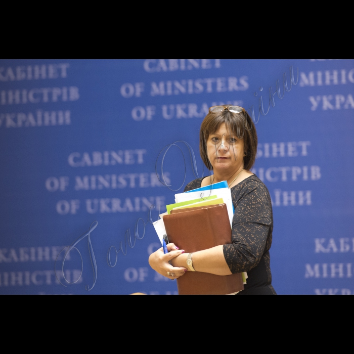 08 вересня 2015
Голова ВР України Володимир Гройсман, Президент України Петро Порошенко взяли участь у розширеному засіданні Кабінету міністрів України.
Міністр фінансів України Наталія Яресько