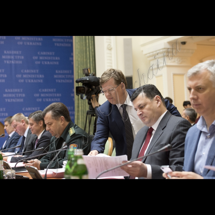 08 вересня 2015
Голова ВР України Володимир Гройсман, Президент України Петро Порошенко взяли участь у розширеному засіданні Кабінету міністрів України.
