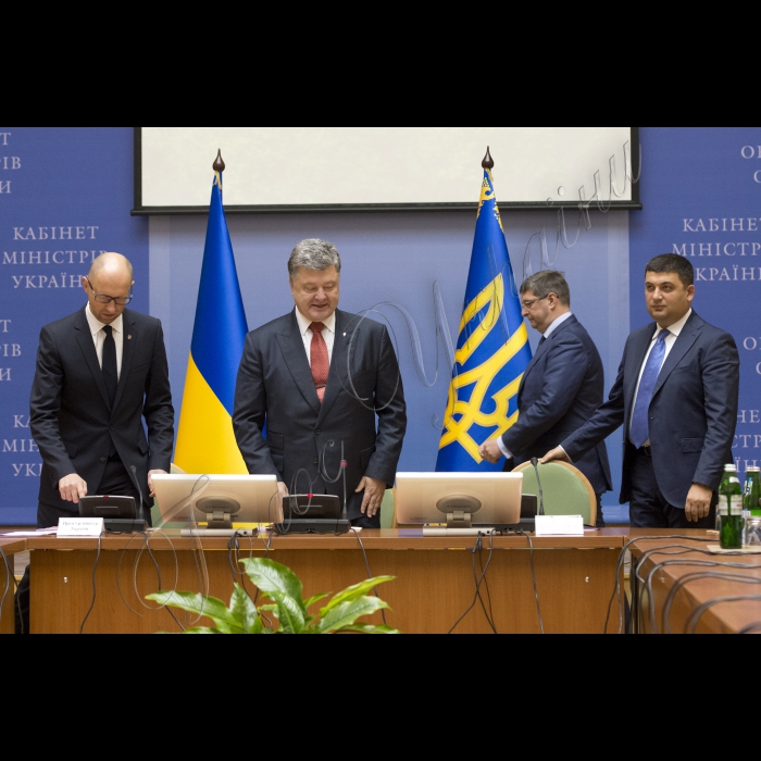 08 вересня 2015
Голова ВР України Володимир Гройсман, Президент України Петро Порошенко взяли участь у розширеному засіданні Кабінету міністрів України.
