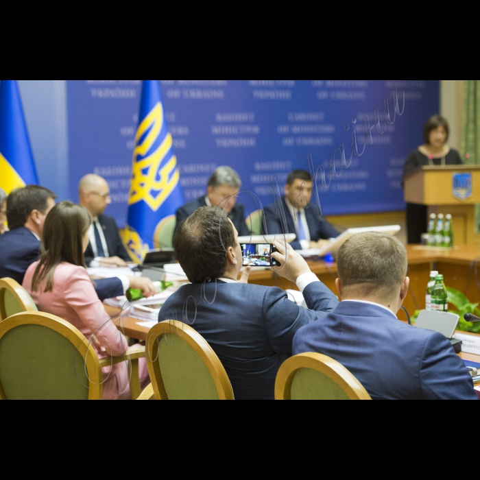 08 вересня 2015
Голова ВР України Володимир Гройсман, Президент України Петро Порошенко взяли участь у розширеному засіданні Кабінету міністрів України.
