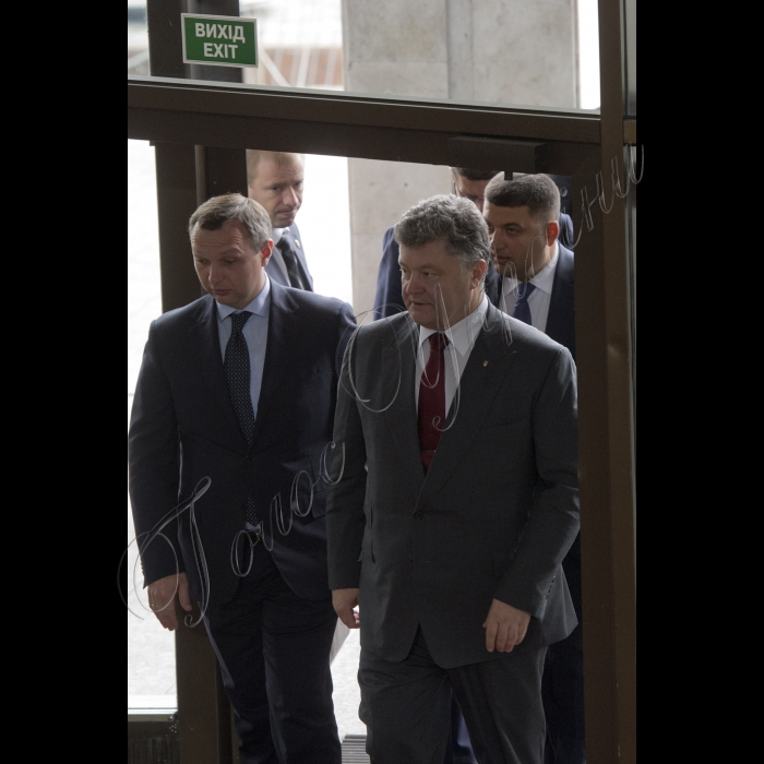 Голова ВР України Володимир Гройсман, Президент Укрїани Петро Порошенко взяли участь у засіданні Ради Регіонального розвитку